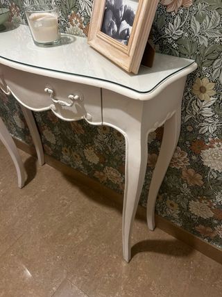 Consola clásica patas curvas cristal