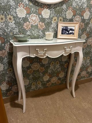 Consola clásica patas curvas cristal