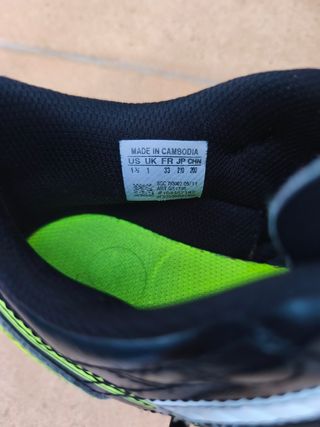 Botas de fútbol Adidas Talla 32