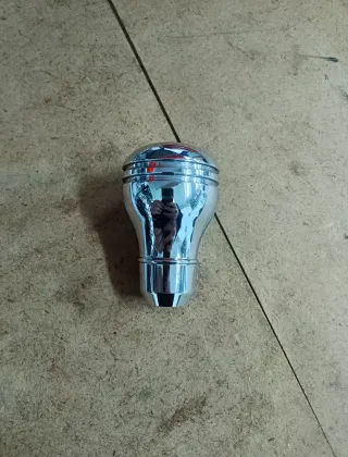 Pomo de coche cromado