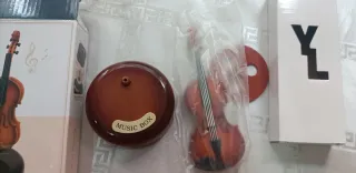 Caja de música giratoria violín Nueva. 5€!!