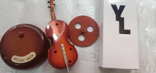 Caja de música giratoria violín Nueva. 5€!!