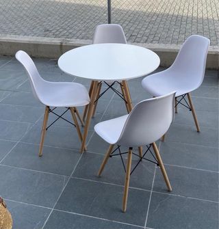 Mesa y 4 Sillas Nórdicas