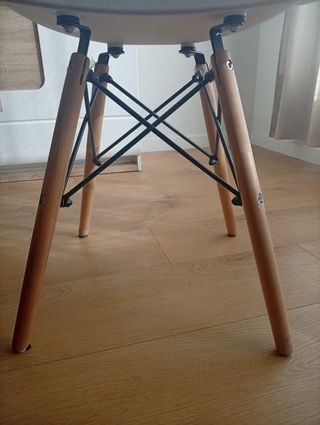 Mesa y 4 Sillas Nórdicas