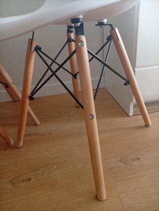 Mesa y 4 Sillas Nórdicas