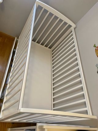 Cuna blanca sin usar