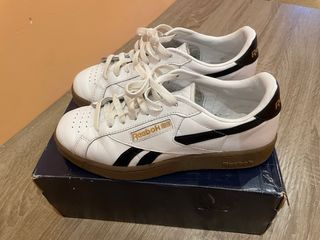 Zapatillas Reebok de piel blancas y marrones