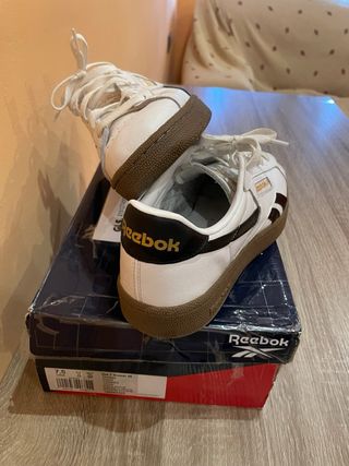 Zapatillas Reebok de piel blancas y marrones