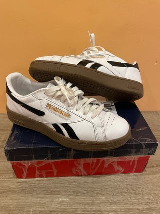 Zapatillas Reebok de piel blancas y marrones
