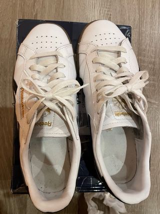 Zapatillas Reebok de piel blancas y marrones