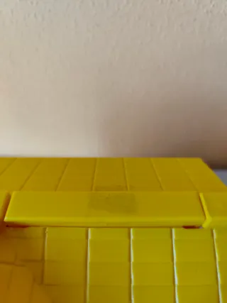 Granero vintage años 80 con figuras.