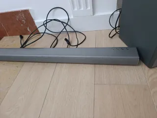 Barra de sonido gris