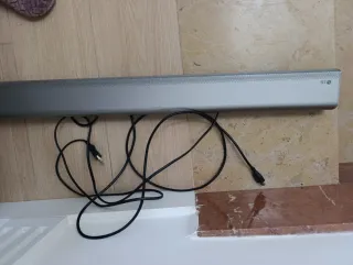 Barra de sonido gris