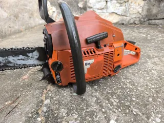 Motosierra Husqvarna 281XP + 2 cadenas.