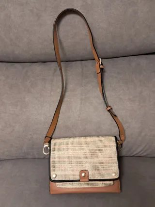 Bolso bandolera beige y marrón