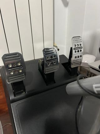 Simulador Thrustmaster Completo con play, TV ...