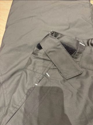 Pantalón de esquí verde oliva y negro