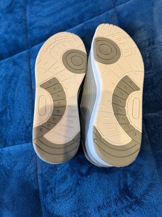 Zapatillas Lacoste Grises y Blancas