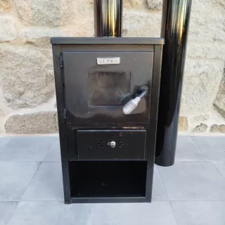 Estufa de leña pequeña Kupro