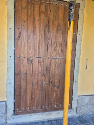 Puerta aluminio con o sin contras madera