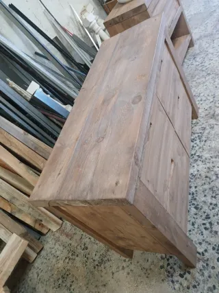 Mueble de lavabo de madera con lavabo