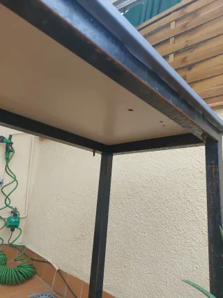 Mesa de trabajo metálica