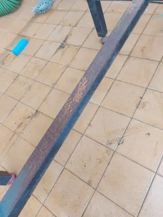 Mesa de trabajo metálica