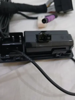 Cámara trasera coche con conectores