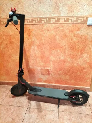 Patinete Eléctrico Xiaomi ruedas macizas