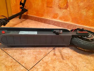 Patinete Eléctrico Xiaomi ruedas macizas