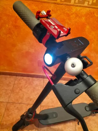 Patinete Eléctrico Xiaomi ruedas macizas