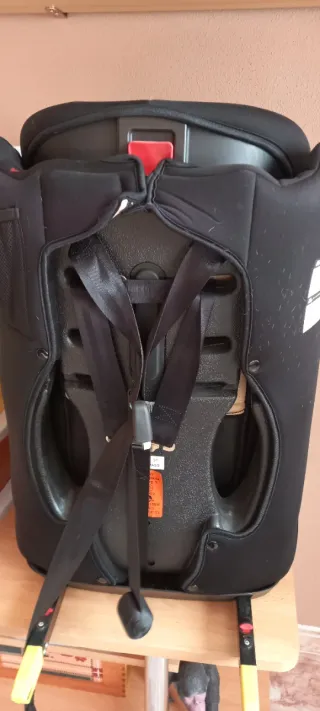 Silla de auto PLAY con Isofix