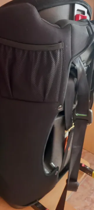 Silla de auto PLAY con Isofix