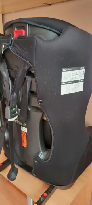 Silla de auto PLAY con Isofix