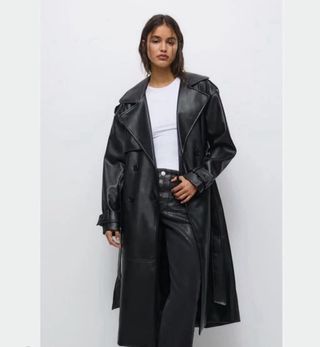 Gabardina efecto piel pull&bear Talla XS