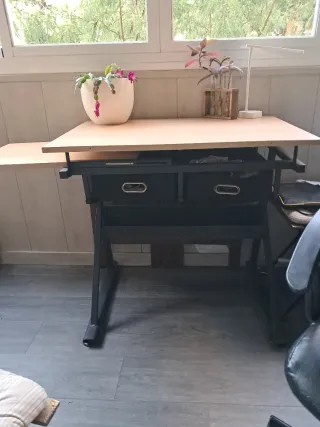 Mesa escritorio inclinable + silla