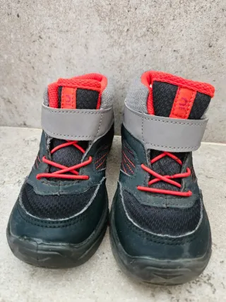 Botas montaña Decathlon niños T.27