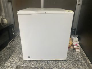 Mini nevera LG con congelador