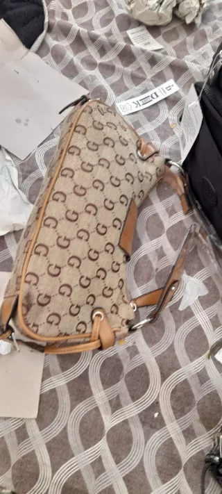 Bolso vintage Guess negro y plateado