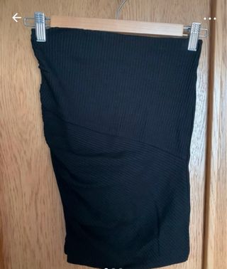 3 minifaldas: 2 negras y 1 rayas