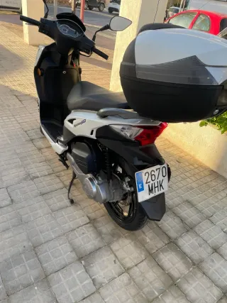 Scooter sym symphony 125cc blanco con baúl