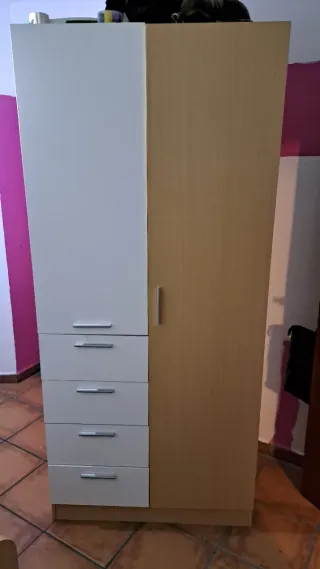 Armario juvenil blanco y madera