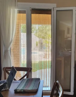 Portón de madera doble