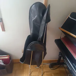 Silla Mariposa Cuero y Metal Negra