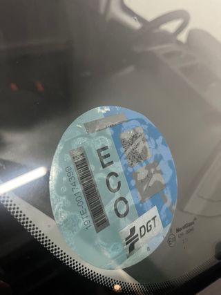 Furgoneta ECO con baca para alquilar sin conductco