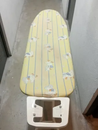 Tabla de planchar con diseño de patos