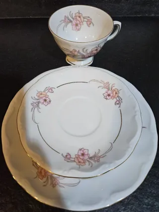 Taza y platos porcelana Bavaria vintage floral