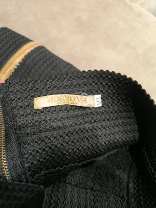 Falda fiesta negra con detalles dorados