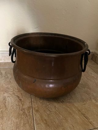 Caldero de cobre . Decoración vintage con asas