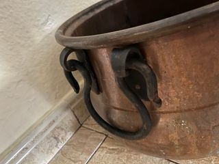 Caldero de cobre . Decoración vintage con asas
